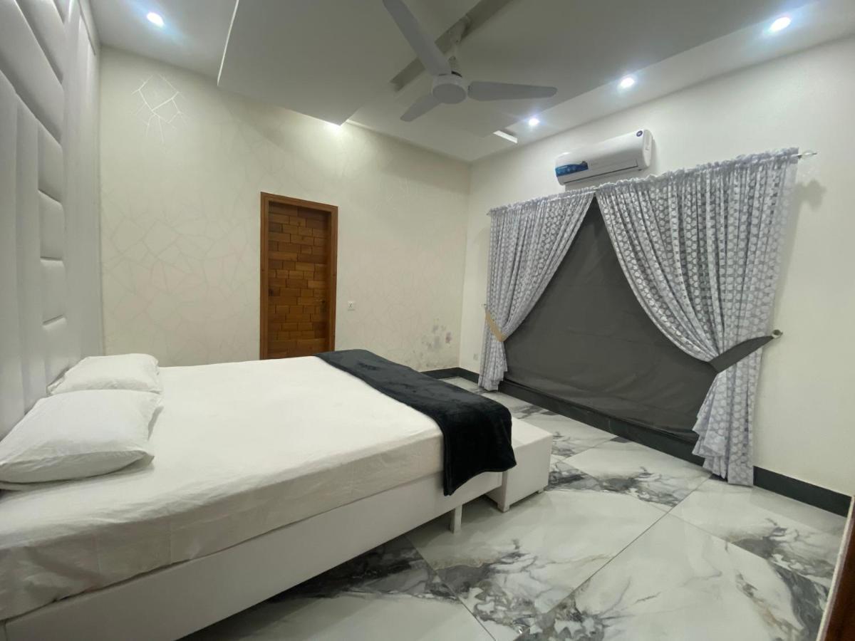 Burj Al Bahria Town Luxury Suites Lahore Bagian luar foto