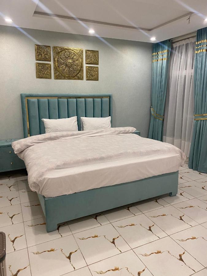 Burj Al Bahria Town Luxury Suites Lahore Bagian luar foto