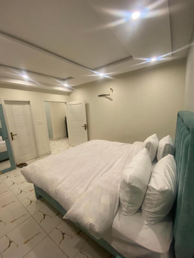 Burj Al Bahria Town Luxury Suites Lahore Bagian luar foto