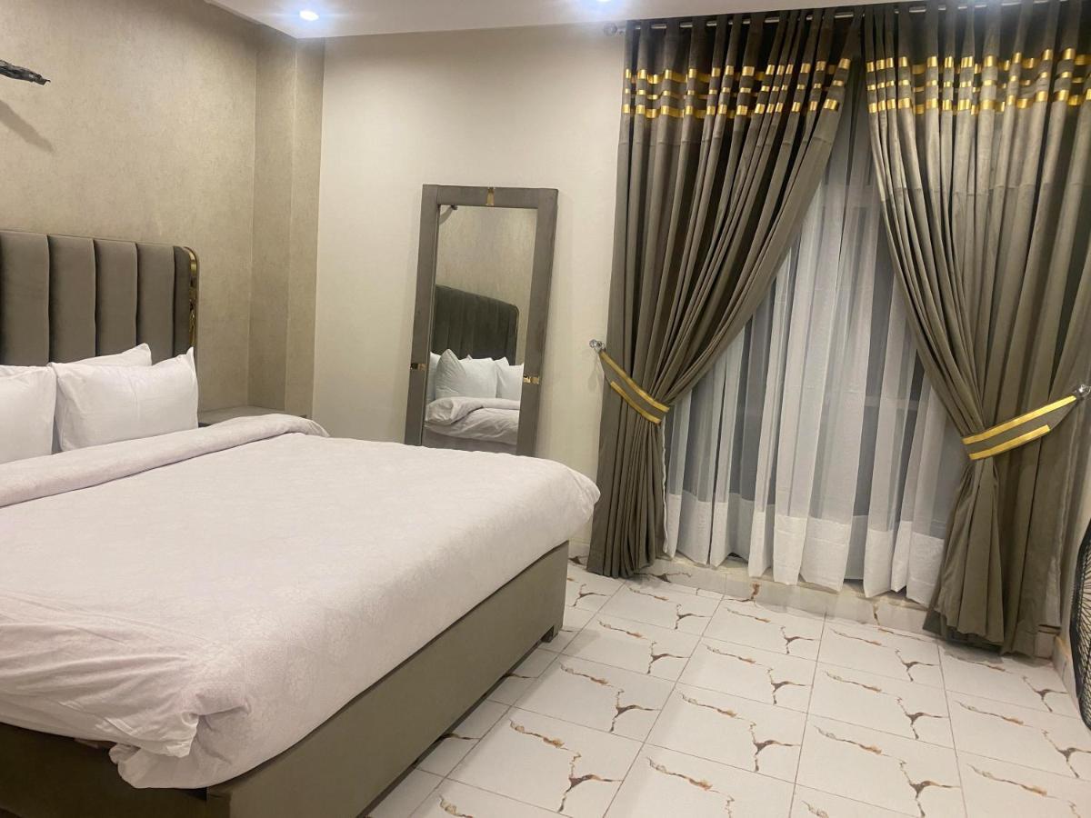 Burj Al Bahria Town Luxury Suites Lahore Bagian luar foto