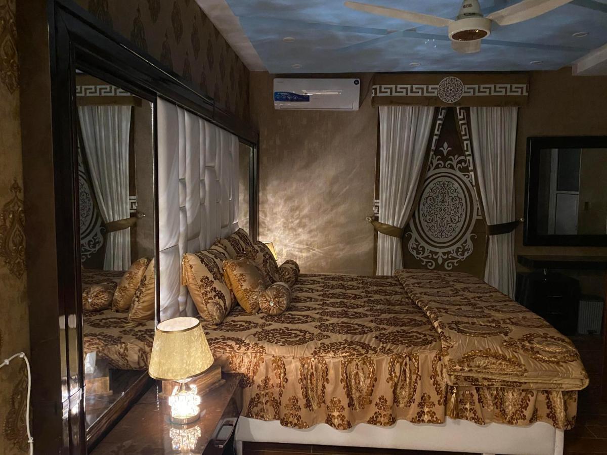 Burj Al Bahria Town Luxury Suites Lahore Bagian luar foto
