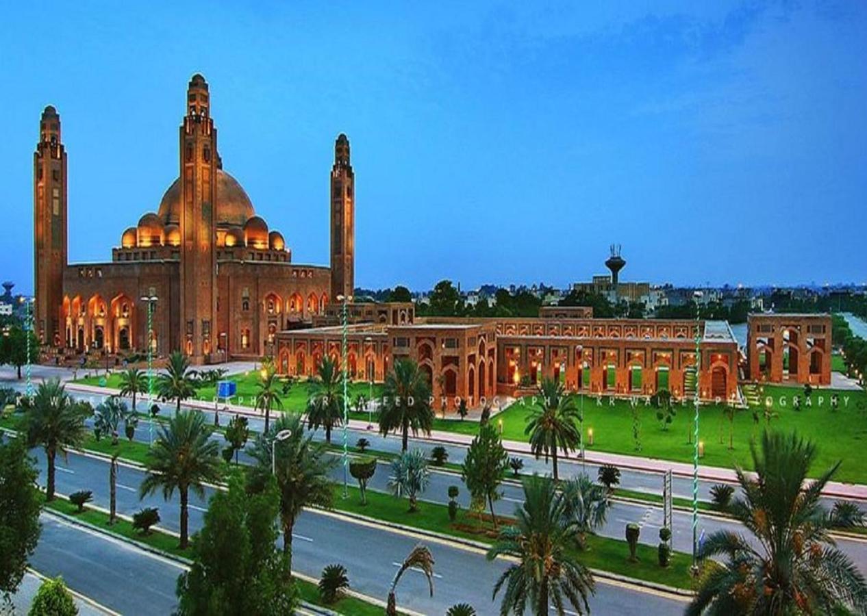 Burj Al Bahria Town Luxury Suites Lahore Bagian luar foto