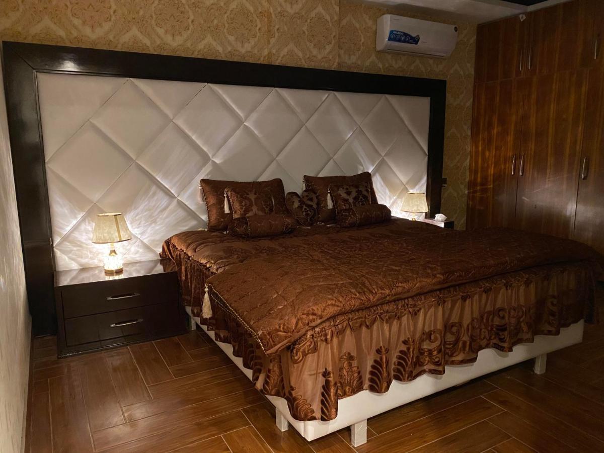 Burj Al Bahria Town Luxury Suites Lahore Bagian luar foto