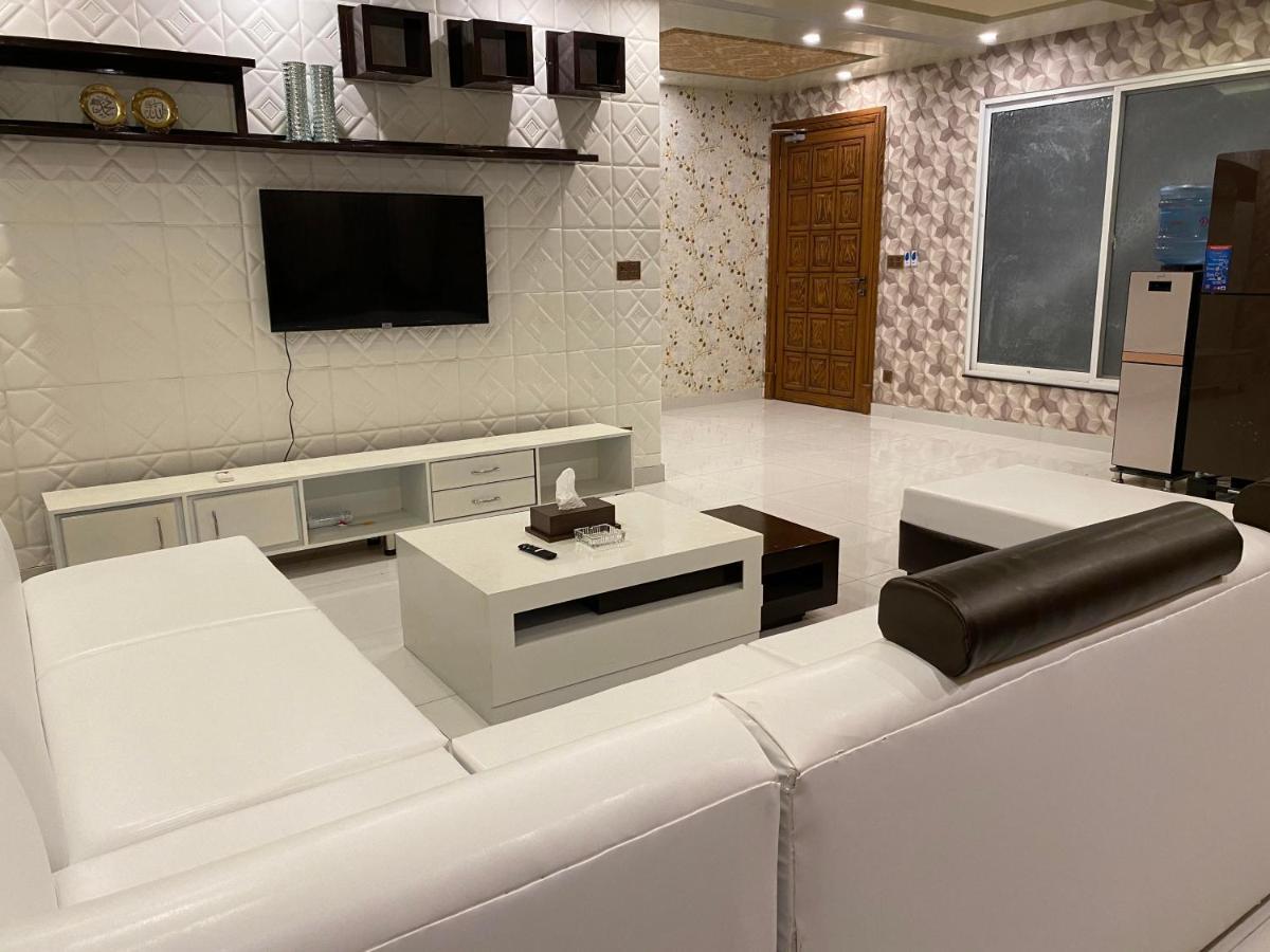 Burj Al Bahria Town Luxury Suites Lahore Bagian luar foto